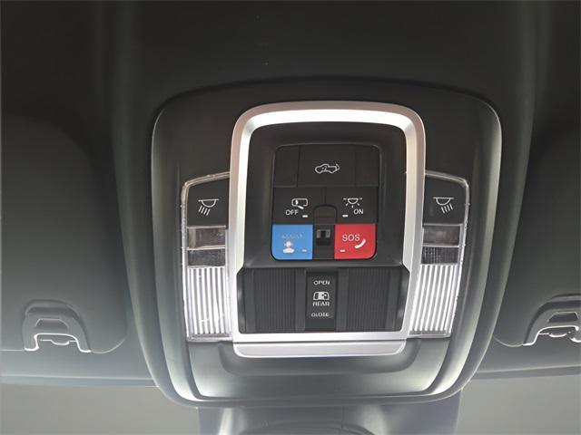 Photo of 2025 Granite Crystal Metallic Clearcoat RAM 2500
