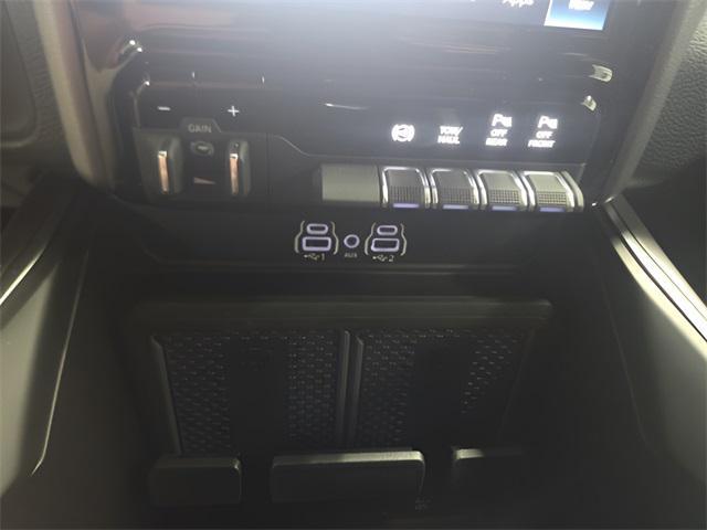Photo of 2025 Granite Crystal Metallic Clearcoat RAM 2500