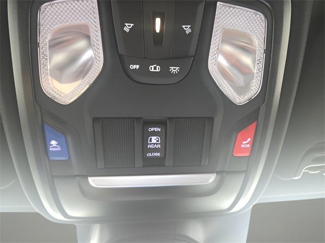 Photo of 2025 Granite Crystal Metallic Clearcoat RAM 2500