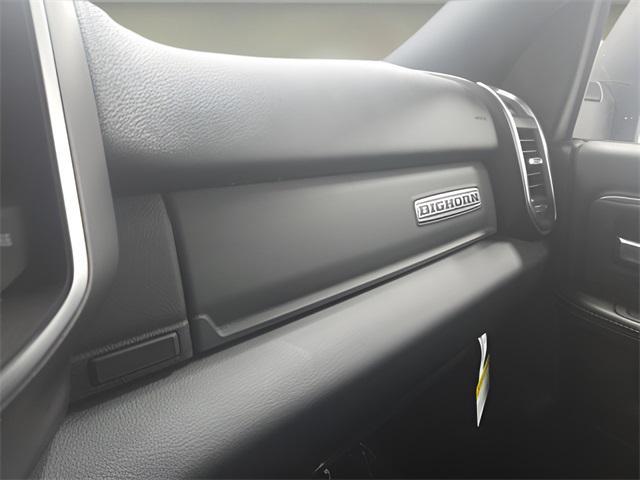 Photo of 2025 Granite Crystal Metallic Clearcoat RAM 2500
