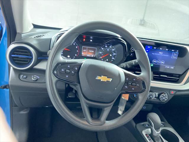 Photo of 2025 Marina Blue Metallic Chevrolet Trax