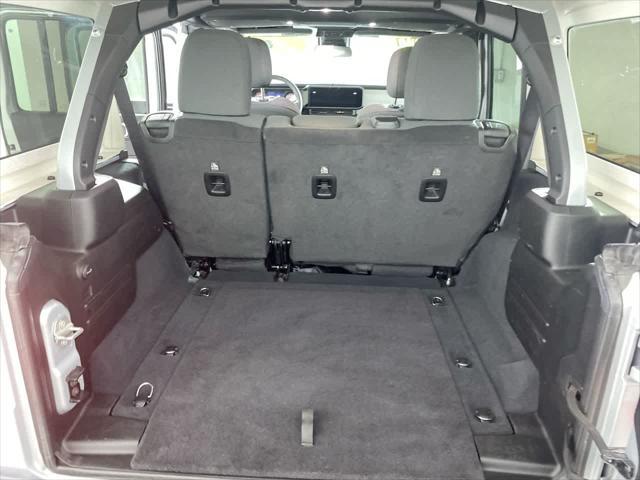 Photo of 2024 Silver Zynith Clearcoat Jeep Wrangler