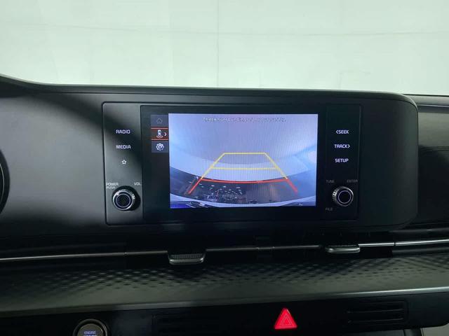 Photo of 2024 Snow White Pearl Kia Carnival
