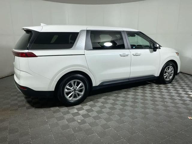 Photo of 2024 Snow White Pearl Kia Carnival