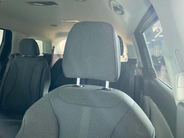 Photo of 2024 Snow White Pearl Kia Carnival