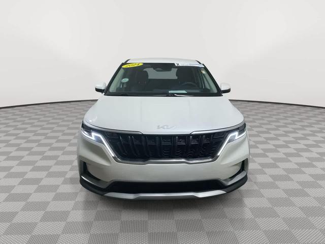 Photo of 2024 Snow White Pearl Kia Carnival