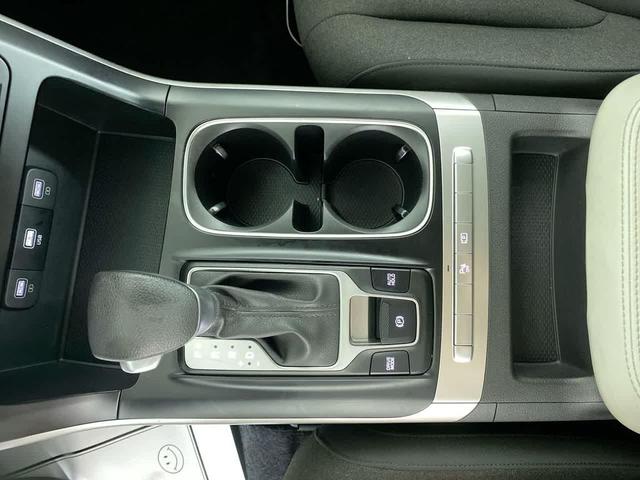 Photo of 2024 Snow White Pearl Kia Carnival