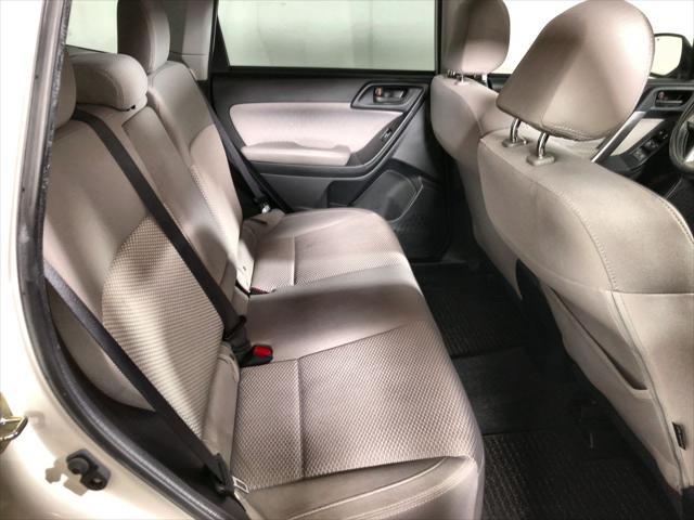 Photo of 2018 Crystal White Pearl Subaru Forester