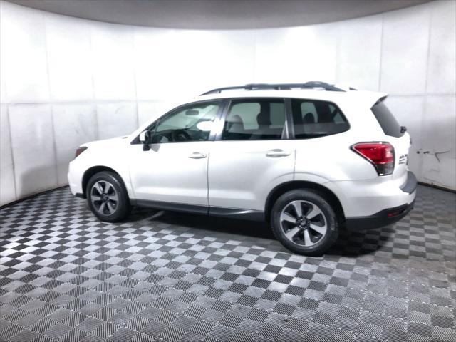 Photo of 2018 Crystal White Pearl Subaru Forester