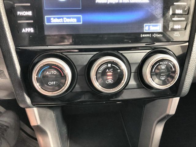 Photo of 2018 Crystal White Pearl Subaru Forester