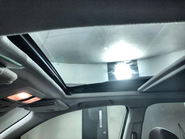 Photo of 2018 Crystal White Pearl Subaru Forester