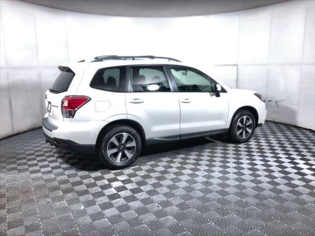 Photo of 2018 Crystal White Pearl Subaru Forester