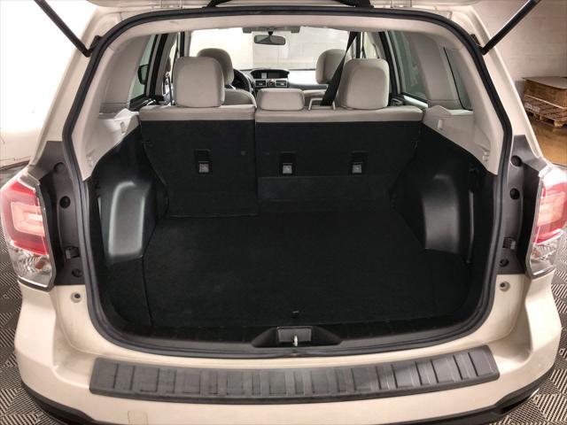 Photo of 2018 Crystal White Pearl Subaru Forester