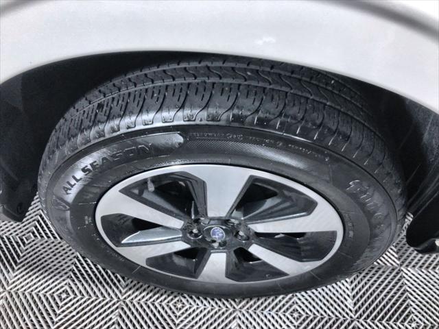 Photo of 2018 Crystal White Pearl Subaru Forester