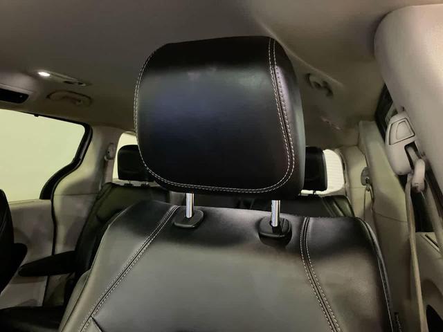 Photo of 2024 Silver Mist Clearcoat Chrysler Pacifica