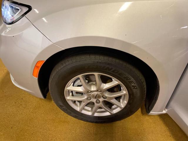 Photo of 2024 Silver Mist Clearcoat Chrysler Pacifica
