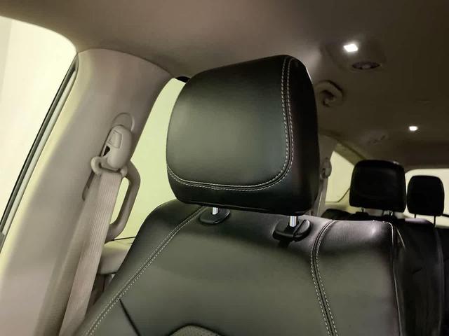 Photo of 2024 Silver Mist Clearcoat Chrysler Pacifica