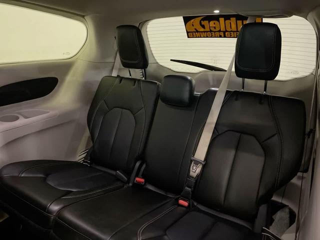 Photo of 2024 Silver Mist Clearcoat Chrysler Pacifica