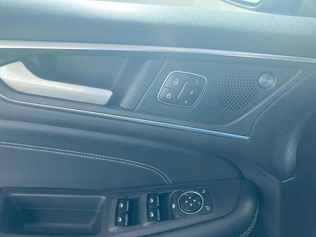 Photo of 2022 ATLAS BLUE Ford Edge