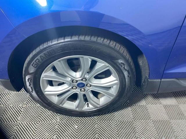 Photo of 2022 ATLAS BLUE Ford Edge