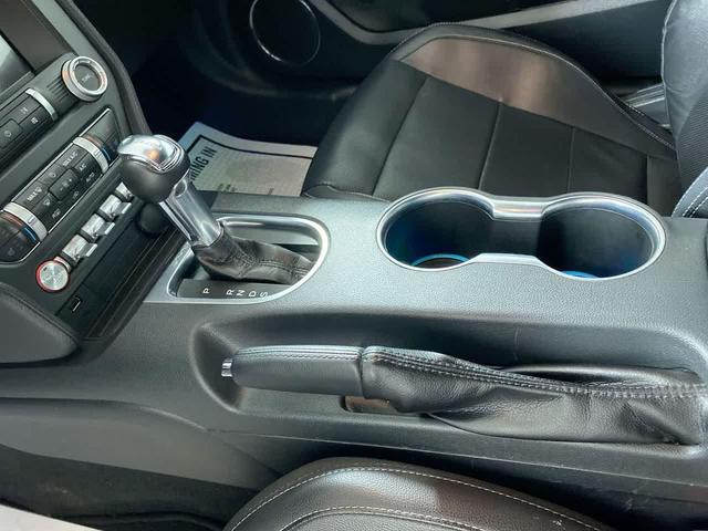 Photo of 2023 OXFORD WHITE Ford Mustang