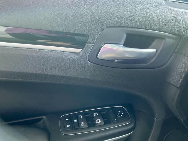 Photo of 2023 Gloss Black Chrysler 300