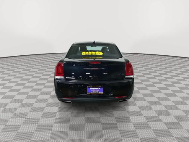 Photo of 2023 Gloss Black Chrysler 300