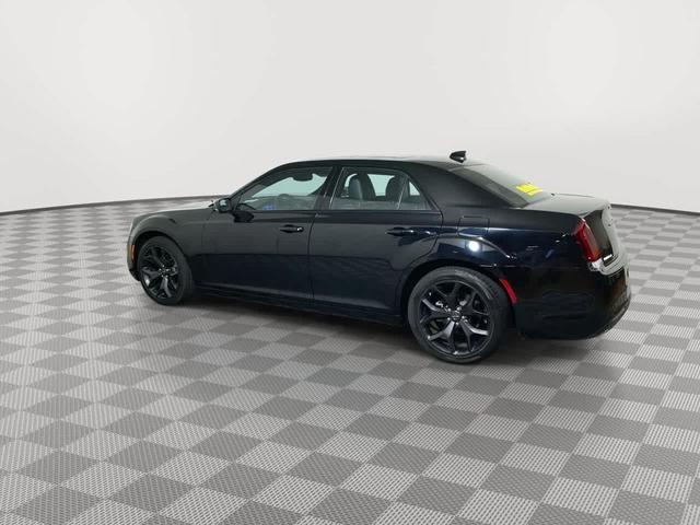 Photo of 2023 Gloss Black Chrysler 300