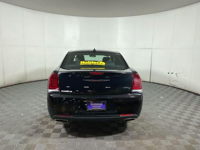 Photo of 2023 Gloss Black Chrysler 300