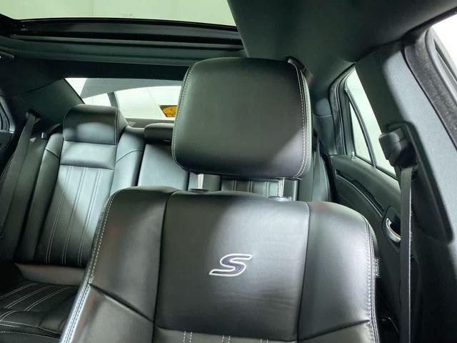 Photo of 2023 Gloss Black Chrysler 300