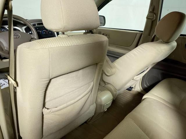 Photo of 2004 Oasis Green Pearl Toyota Highlander