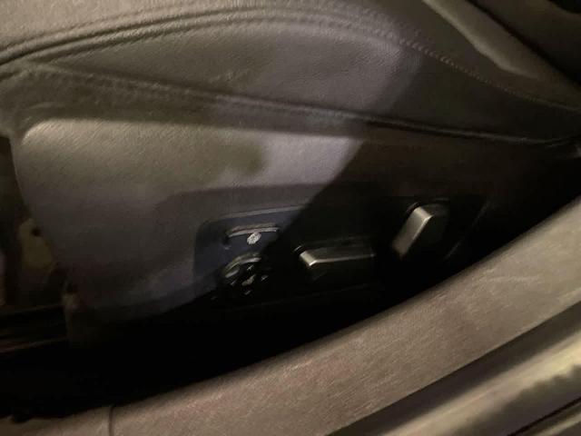 Photo of 2020 Jet Black BMW 330