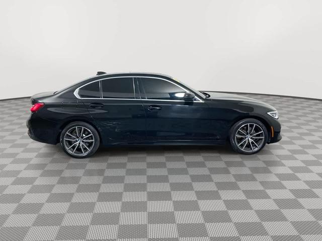 Photo of 2020 Jet Black BMW 330