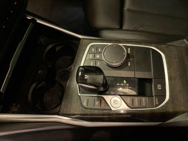 Photo of 2020 Jet Black BMW 330