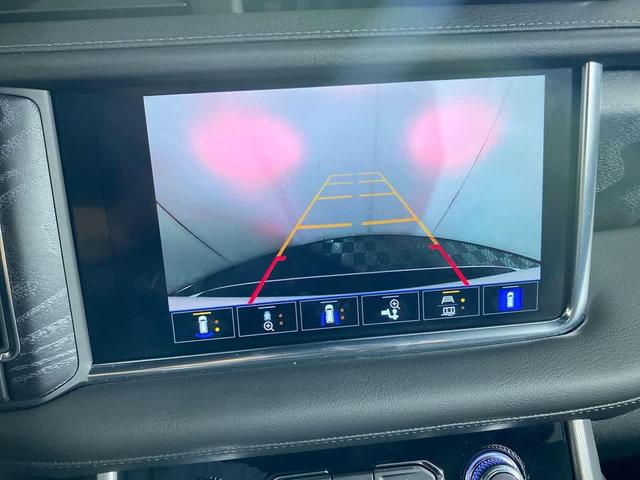 Photo of 2022 White Frost Tricoat GMC Yukon XL