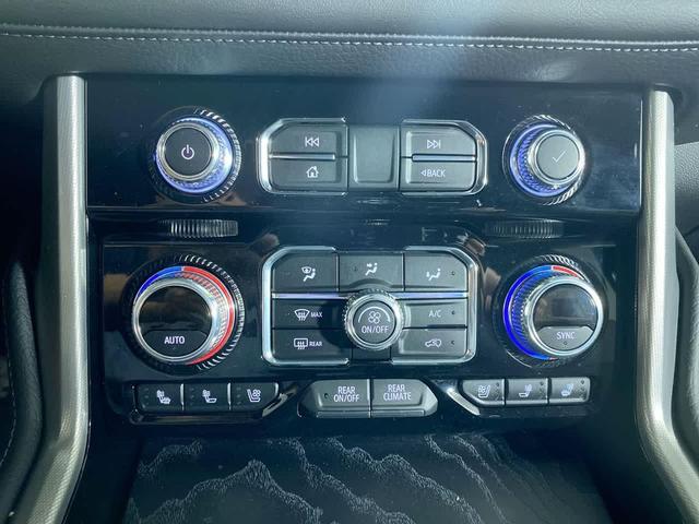 Photo of 2022 White Frost Tricoat GMC Yukon XL
