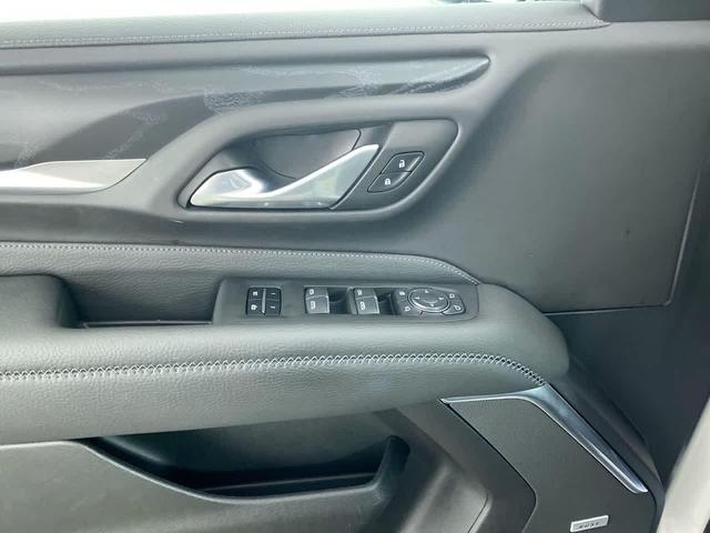 Photo of 2022 White Frost Tricoat GMC Yukon XL