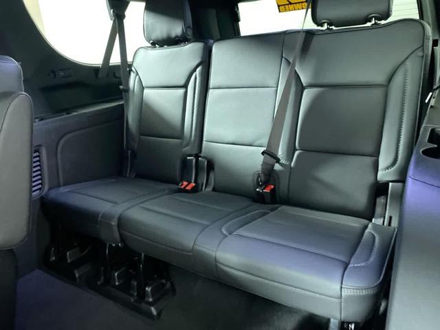 Photo of 2022 White Frost Tricoat GMC Yukon XL