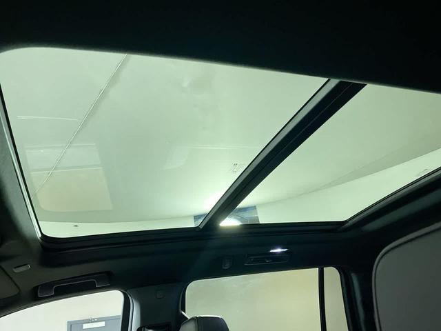 Photo of 2022 White Frost Tricoat GMC Yukon XL