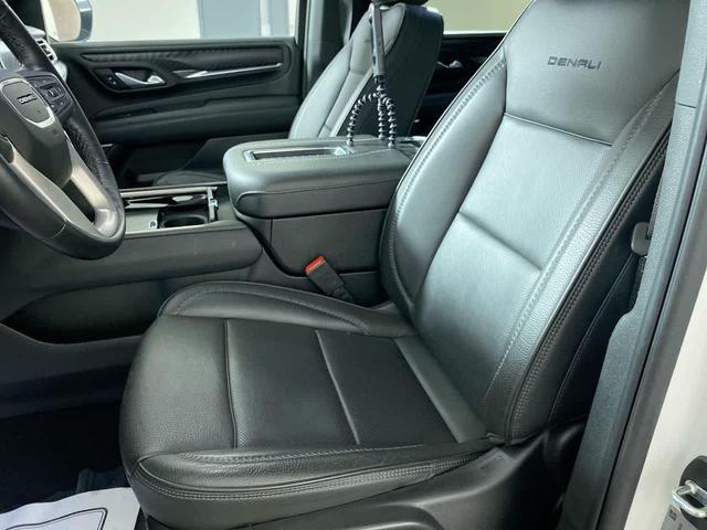 Photo of 2022 White Frost Tricoat GMC Yukon XL