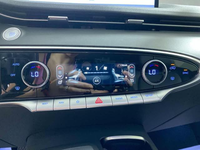 Photo of 2025 Vik Black Genesis GV70