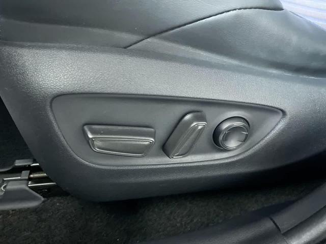 Photo of 2021 Silver Sky Metallic/Midnight Black Metallic Toyota RAV4 Hybrid