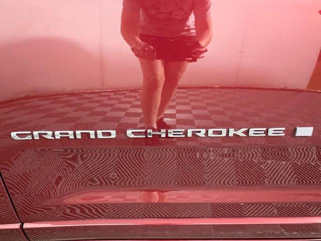 Photo of 2022 Velvet Red Pearlcoat Jeep Grand Cherokee