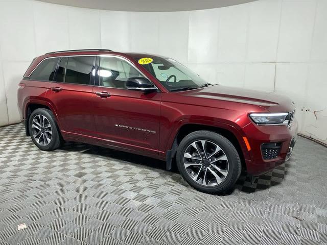 Photo of 2022 Velvet Red Pearlcoat Jeep Grand Cherokee