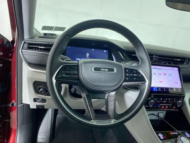 Photo of 2022 Velvet Red Pearlcoat Jeep Grand Cherokee