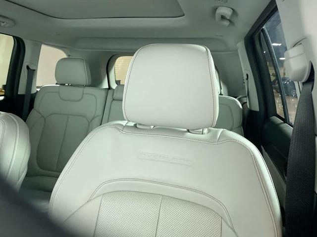 Photo of 2022 Velvet Red Pearlcoat Jeep Grand Cherokee