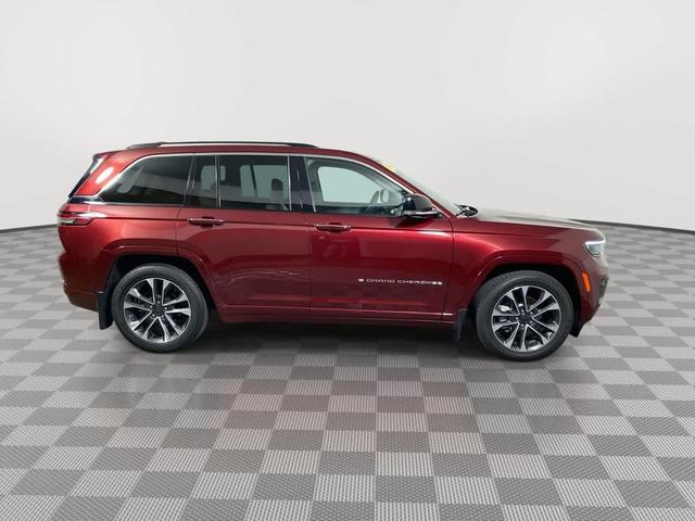 Photo of 2022 Velvet Red Pearlcoat Jeep Grand Cherokee