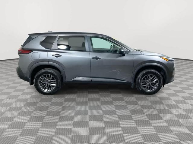 Photo of 2022 Gun Metallic Nissan Rogue