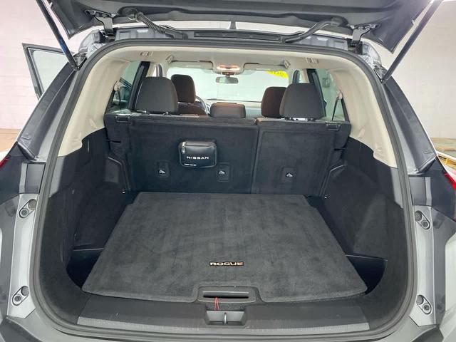 Photo of 2022 Gun Metallic Nissan Rogue