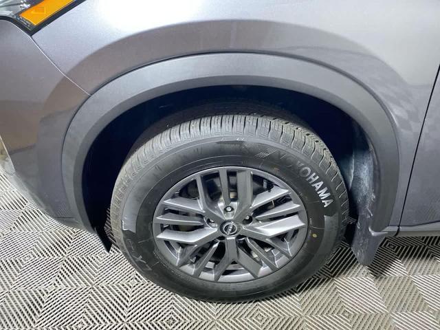Photo of 2022 Gun Metallic Nissan Rogue